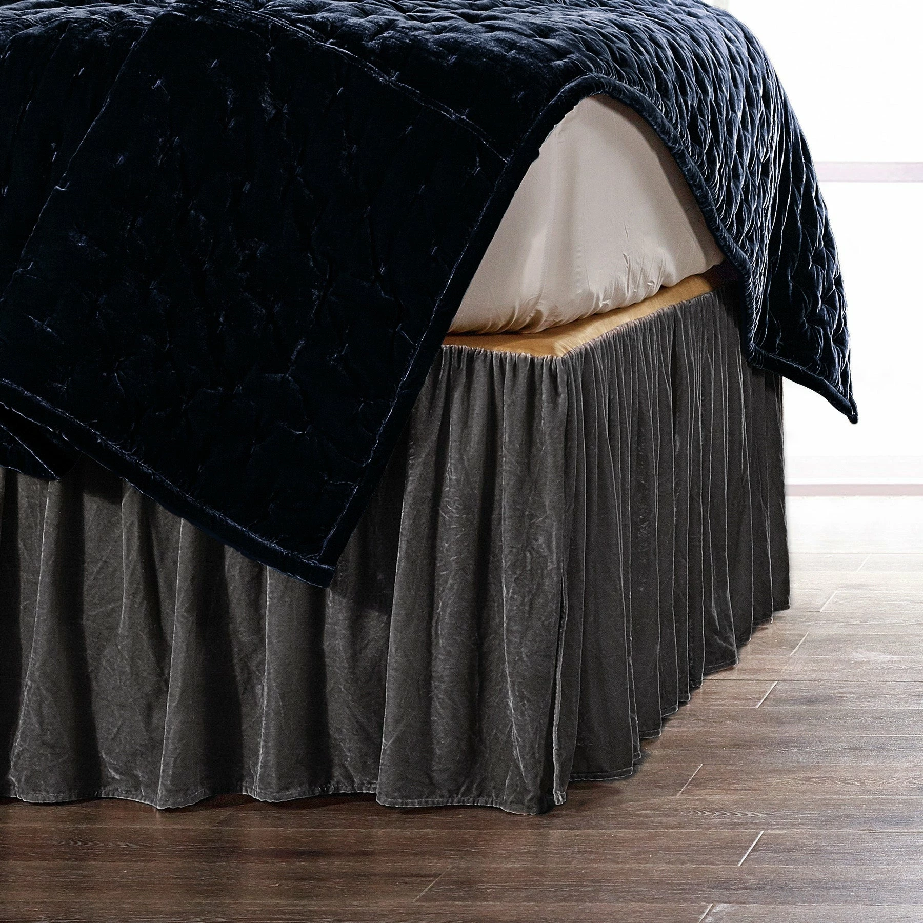 New 🤩 HiEnd Accents Stella Faux Silk Velvet Bed 👗 Skirt, 1PC Midnight Blue 🔥 6 New 🤩 HiEnd Accents Stella Faux Silk Velvet Bed 👗 Skirt, 1PC Midnight Blue 🔥 - Image 4